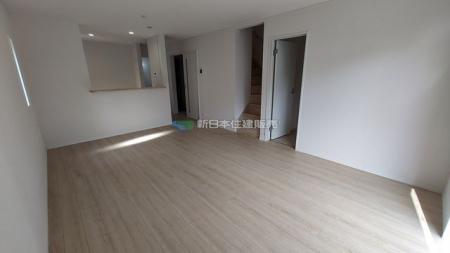 �É����c���S���쒬�ԋ{ �̐V�z��ˌ��Ẵ��r���O