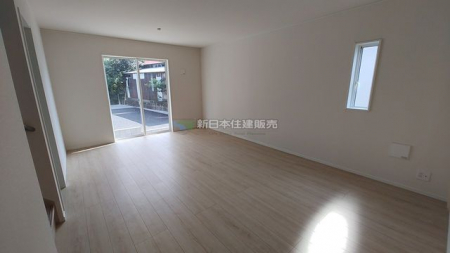 �É����c���S���쒬�ԋ{ �̐V�z��ˌ��Ẵ��r���O