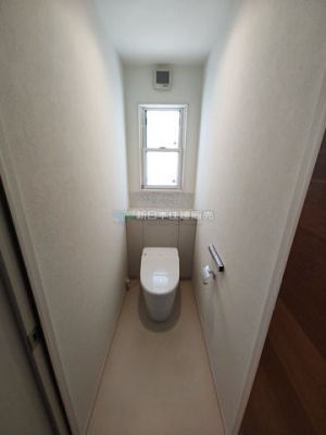 �É�������s�ɓ����c �̒��È�ˌ��Ẵg�C��