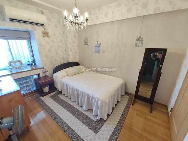 �É������Îs����F �̒��Ã}���V�����̃o���R�j�[