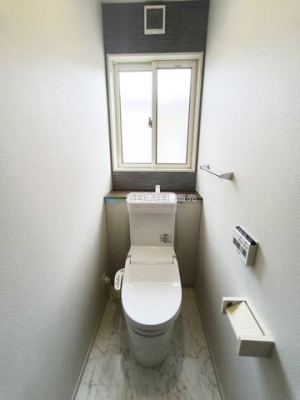 �É����O���s���㒬 �̒��È�ˌ��Ẵg�C��