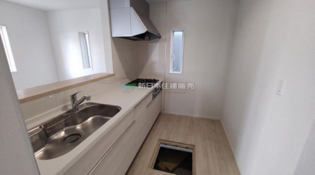 �É������Îs���F�� �̐V�z��ˌ��ẴL�b�`��
