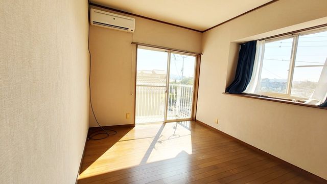 �É����O���s���뒬�c �̒��È�ˌ��Ă̌���