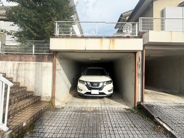 �É����O���s���뒬�c �̒��È�ˌ��Ă̂��̑�