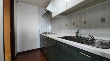 �É������Îs�剪 �̒��Ã}���V�����̃L�b�`��