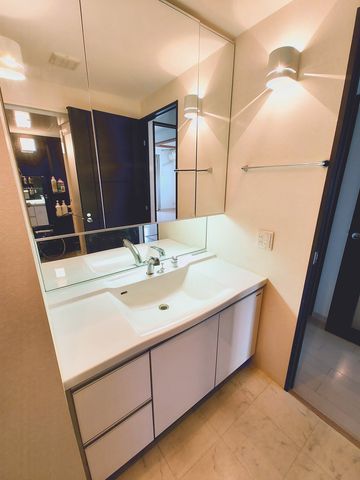 �É������Îs������ �̒��Ã}���V�����̐��ʑ�E���ʏ�